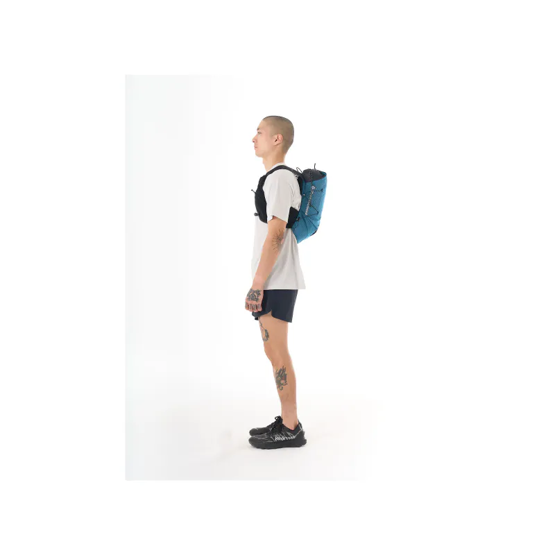 Black Diamond Distance 8 Backpack desert sky